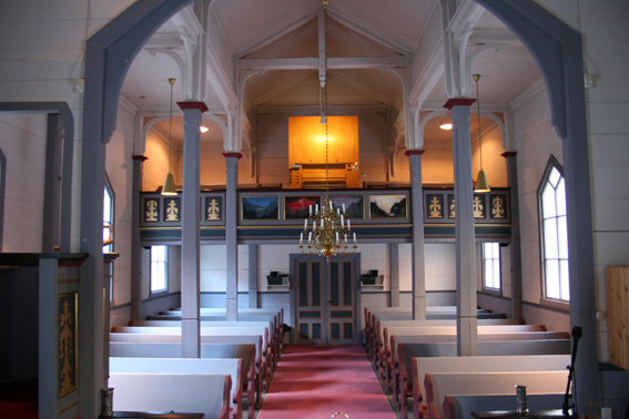 Fil:Fjæra kapell Kirkerom bakre.jpg