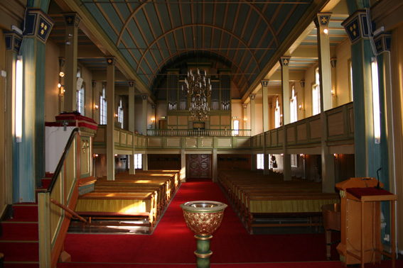 Fil:Fjell kyrkje, Sotra Kirkerom bakre.jpg