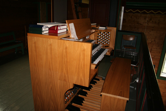 Fil:Frøyset kyrkje, Masfjorden Orgel.jpg