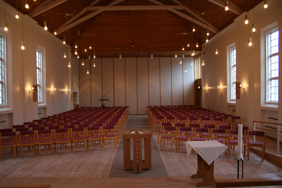 Fil:Fridalen kirke Kirkerom bakre.jpg