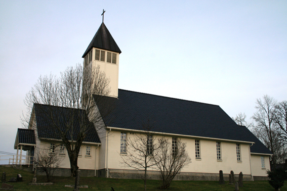 Fil:Frogn kirke Fasade 2.jpg