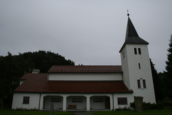 Fil:Fusa kyrkje Fasade 3.jpg