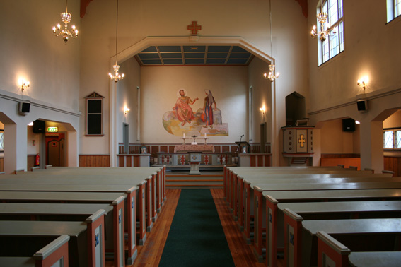 Fil:Fusa kyrkje Kirkerom fremre.jpg