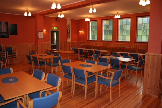 Fil:Fusa kyrkje Menighetssal.jpg