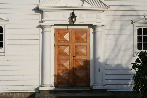 Fil:Gjerde kyrkje, Etne Hovedinngang.jpg