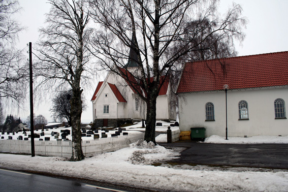 Fil:Gjerdrum kirke Avstandsbilde.jpg