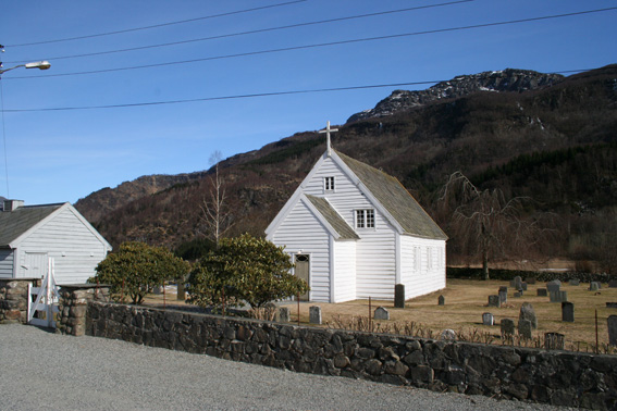 Fil:Grindheim kyrkje Fasade 1.jpg