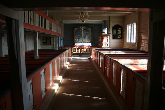 Fil:Grindheim kyrkje Kirkerom fremre.jpg