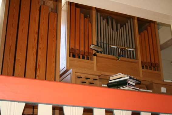Fil:Grindheim kyrkje Orgel 1.jpg