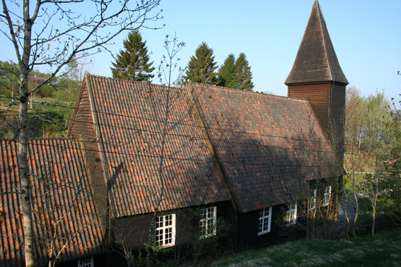 Fil:Hamre kyrkje Fasade 5.jpg