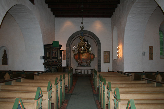 Fil:Haslum kirke Kirkerommet bakre.jpg