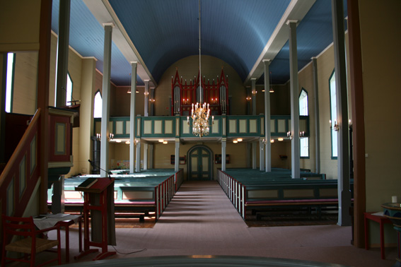 Fil:Haus kyrkje Kirkerom bakre.jpg