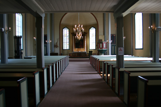 Fil:Haus kyrkje Kirkerom fremre.jpg