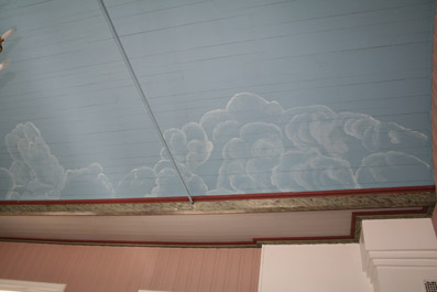 Fil:Heggedal kirke Himling i kirkerommet.jpg