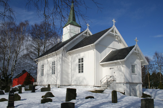 Fil:Heni kirke, Gjerdrum Fasade 2.jpg