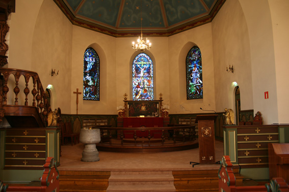 Fil:Herdla kyrkje Alterparti.jpg