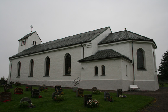 Fil:Herdla kyrkje Fasade 4.jpg