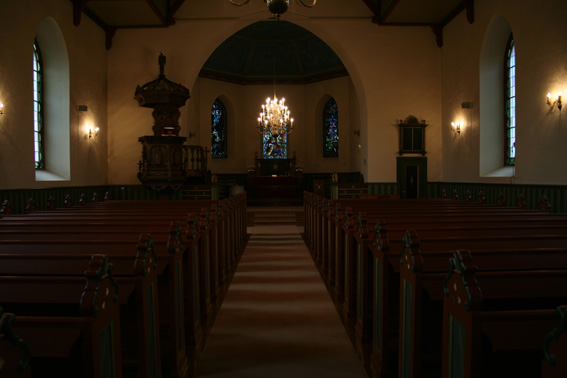 Fil:Herdla kyrkje Koråpning 2.jpg