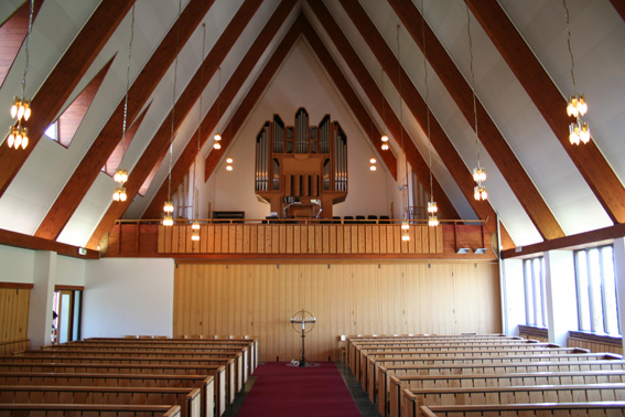 Fil:Hjelme kyrkje Kirkerom bakre.jpg