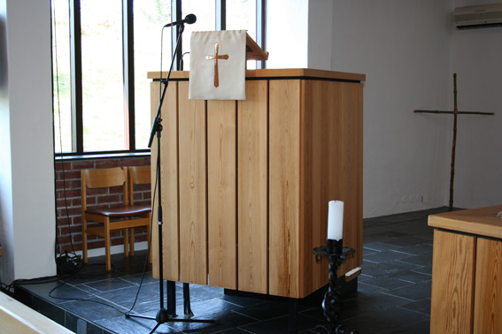 Fil:Hjelme kyrkje Prekestol 1.jpg