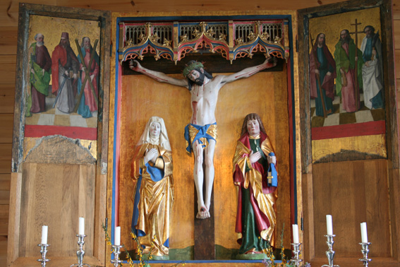 Fil:Holmedal kyrkje, Kvinnherad Altertavle 2.jpg