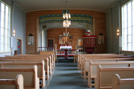 Fil:Holmedal kyrkje, Kvinnherad Koråpning.jpg