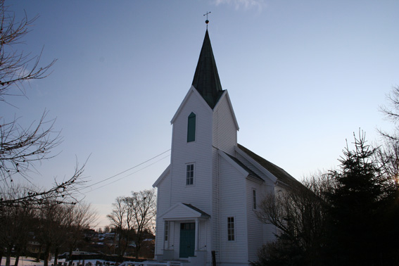 Fil:Hordabø kyrkje Fasade 4.jpg