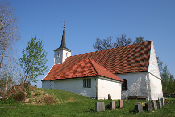Fil:Hosanger kyrkje Fasade 8.jpg
