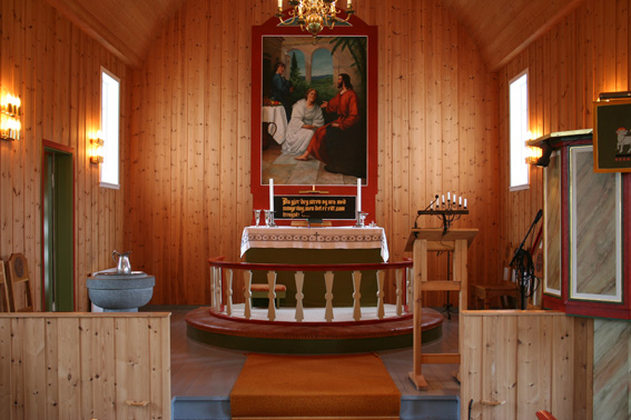 Fil:Hundvin kyrkje Alterparti.jpg