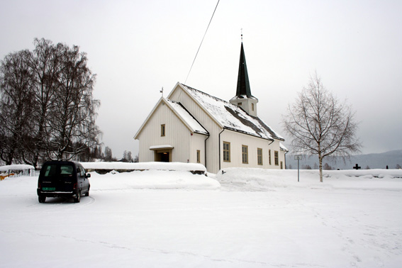 Fil:Hurdal kirke Avstandsbilde.jpg