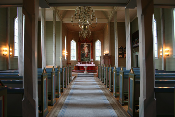 Fil:Husnes kyrkje Kirkerom fremre.jpg