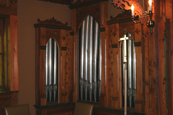 Fil:Hvitsten kirke Orgel 3.jpg