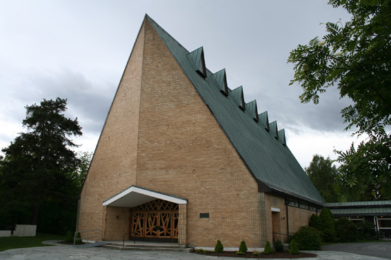 Fil:Jar kirke Fasade 1.jpg