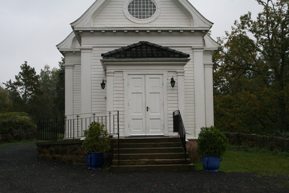 Fil:Kongsdelene kirke Hovedinngang.jpg