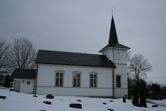 Fil:Konnerud gamle kirke Fasade4.jpg