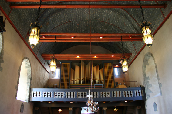 Fil:Kvinnherad kyrkje Kirkerom bakre 1.jpg