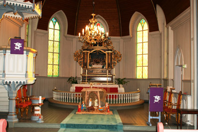 Fil:Løken kirke Koret.jpg
