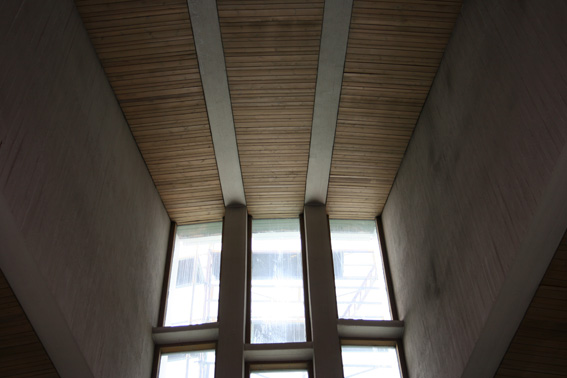 Fil:Landås kirke Himling o.kor.jpg