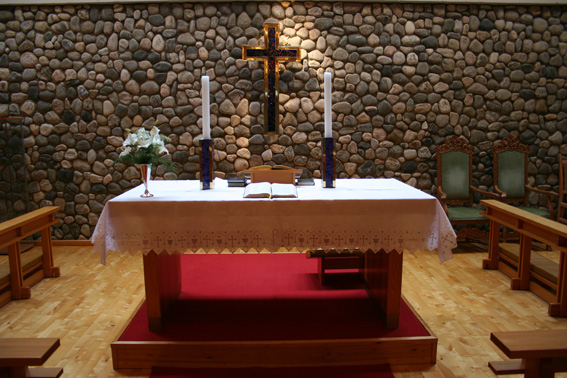 Fil:Landro kyrkje, Vesthordland Alter.jpg