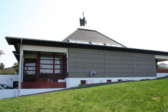 Fil:Landro kyrkje, Vesthordland Fasade 5.jpg