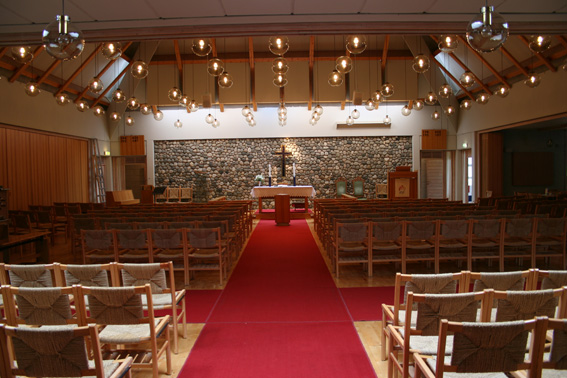 Fil:Landro kyrkje, Vesthordland Kirkerom fremre.jpg