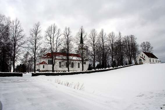Fil:Langset kirke Avstandsbilde.jpg