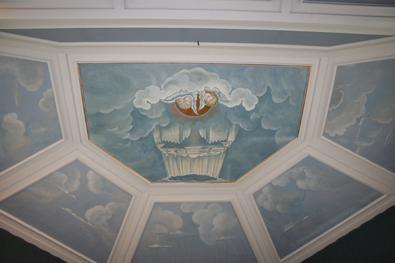 Fil:Langset kirke Himling over kor.jpg