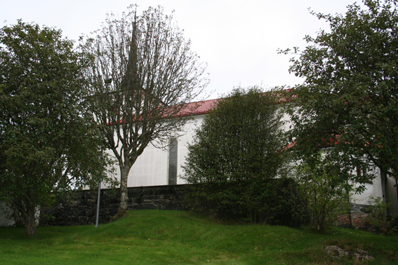 Fil:Loddefjord kirke Fasade 5.jpg