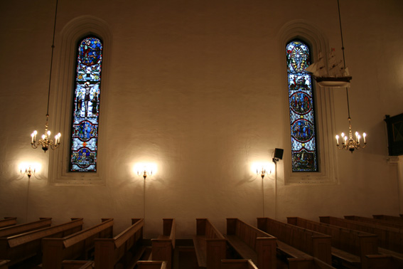 Fil:Loddefjord kirke Kirkerom 1.jpg