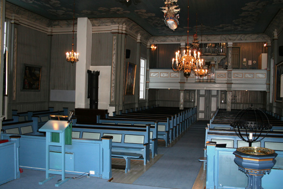 Fil:Lunder kirke, Ringerike Kirkerommet bakre.jpg