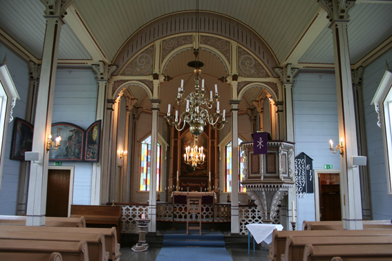 Fil:Lygra kyrkje Koråpning.jpg