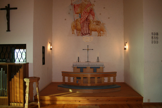 Fil:Lykkja kapell Koret.jpg