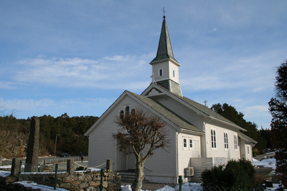 Fil:Lykling kyrkje Fasade 4.jpg