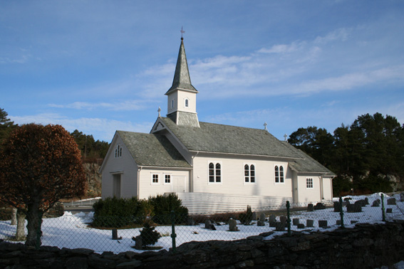 Fil:Lykling kyrkje Fasade 5.jpg